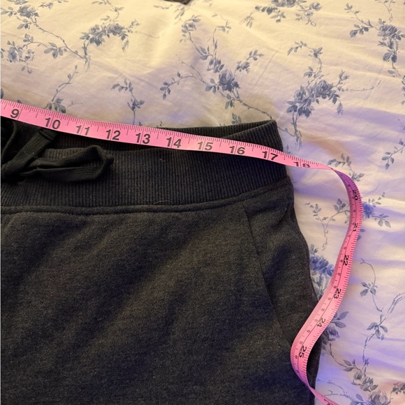 L.L. Bean Men's Dark Gray Fleece lined Joggers - Picture 3 of 5